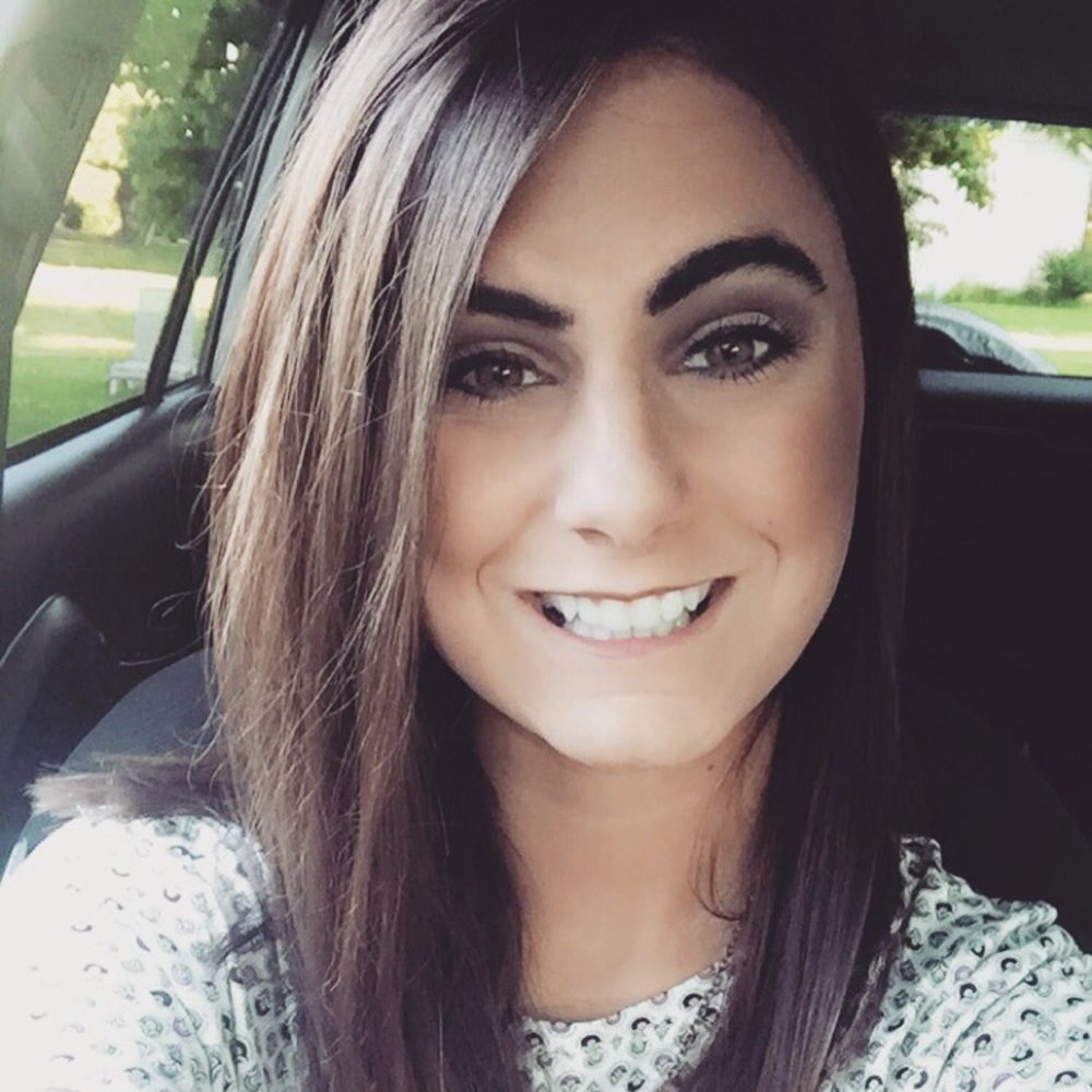 Meet your Posher, Danielle
